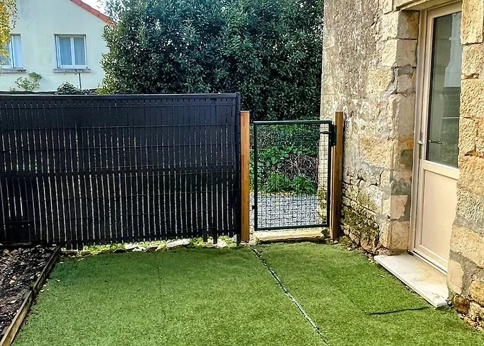 Appartement Charmante Petite Maison Avec Jardin Et Parking-niort Centre